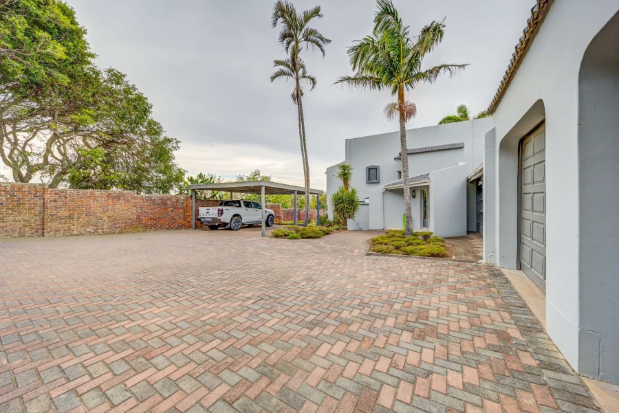 5 Bedroom Property for Sale in Beacon Bay Eastern Cape